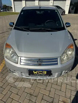 Fiesta Class sedan 1.6 Completo