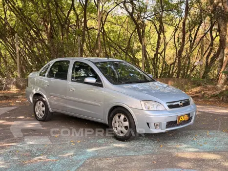 CORSA 1.4 MPFI Premium Sedan 8V