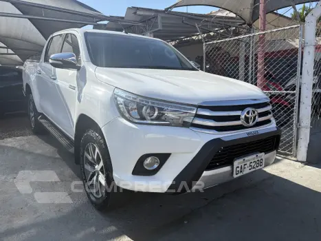 Toyota Hilux Caminhonete 2.8 16V SRX 4X4 TURBO DIESEL CABINE DUPLA 4 portas
