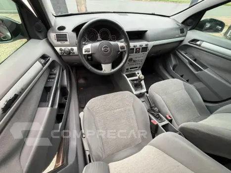 VECTRA 2.0 MPFI ELEGANCE 8V 140CV FLEX 4P MANUAL