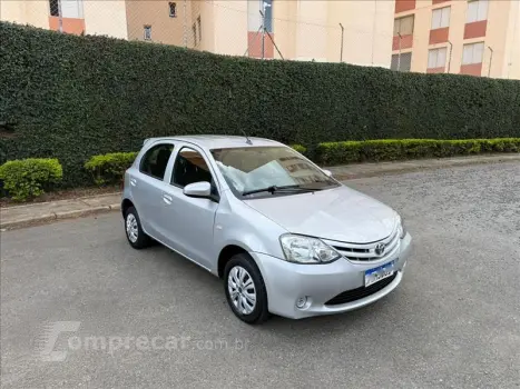 Toyota ETIOS 1.3 X 16V 4 portas