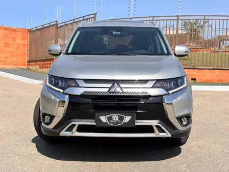 Outlander 3.0 HPE-S 4WD CVT