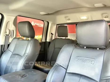 CLASSIC 5.7 V8 GASOLINA LARAMIE NIGHT EDITION CD 4X4 AUTOMÁT