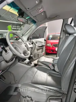 TUCSON 2.0 MPFI GL 16V 142cv 2WD