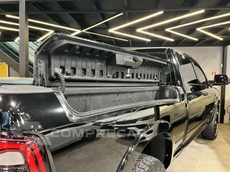 3500 6.7 I6 LARAMIE NIGHT EDITION CABINE DUPLA 4X4 TURBO DIE