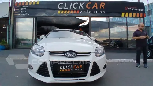 FORD FOCUS 4 portas