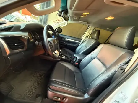 HILUX 2.8 D-4d Turbo CD SRX 4X4