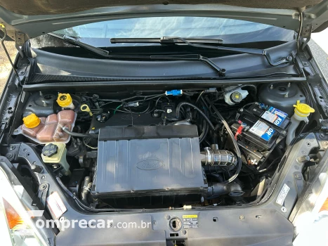 FIESTA 1.6 MPI Class Hatch 8V