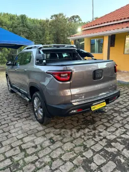TORO 2.0 16V Turbo Ranch 4WD AT9