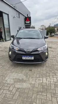 YARIS 1.5 16V Sedan XS Connect