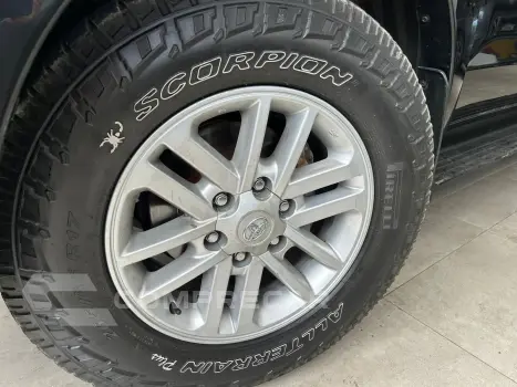 Hilux SW4 SRV D4-D 4x4 3.0 TDI Dies. Aut