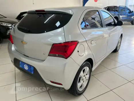 Onix Hatch 1.4 4P FLEX LT AUTOMÁTICO