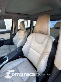XC60 2.0 T5 Momentum