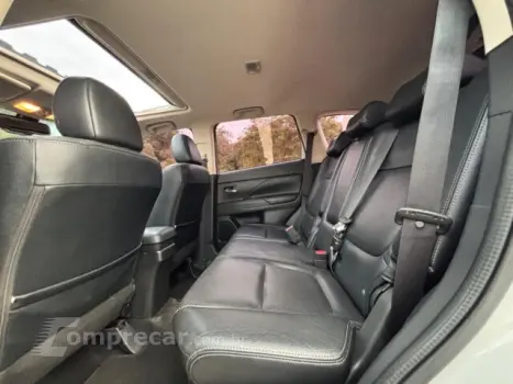 OUTLANDER 3.0 GT 4X4 V6 24V GASOLINA 4P AUTOMÁTICO