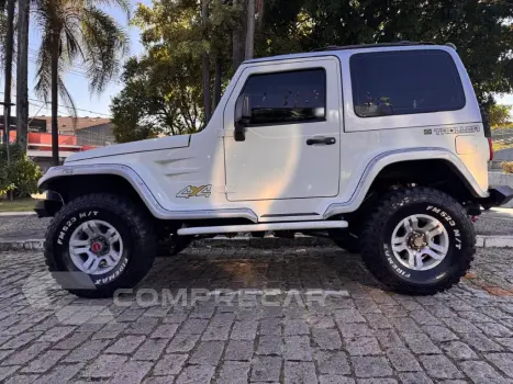 T-4 4x4 3.0 TB Int. Cap. Rígida Diesel