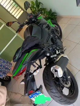 KAWASAKI Z400