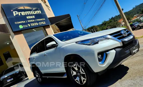 HILUX SW4 2.8 D-4d Turbo Diamond 7L 4X4