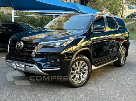 Toyota HILUX SW4 2.8 D-4d Turbo SRX 7L 4X4 4 portas