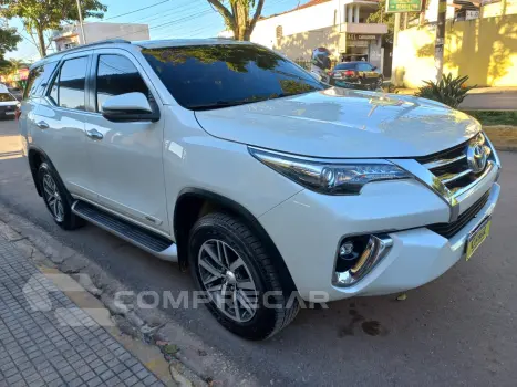 HILUX SW4 2.8 SRX 4X4 7 Lugares 16V Turbo Intercooler