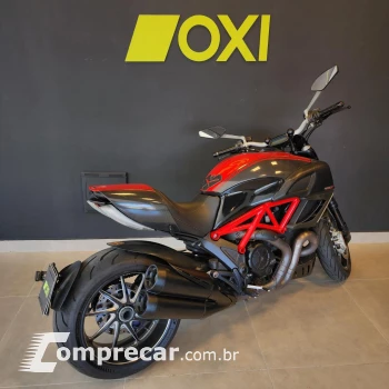 DIAVEL 1198 Carbon