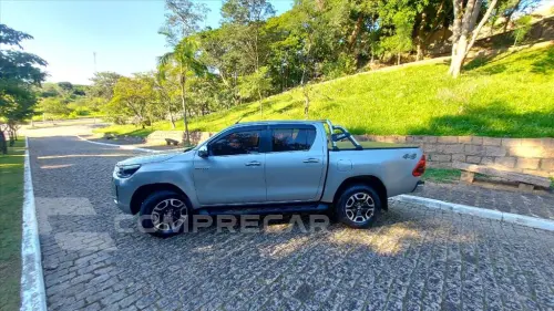 HILUX 2.8 D-4D TURBO DIESEL CD SRX 4X4 AUTOMÁTICO