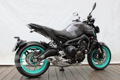 YAMAHA MT-09
