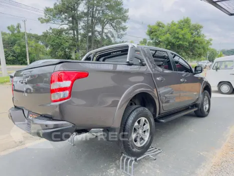 L 200 Triton 2.4 16V SPORT HPE 4X4 CABINE DUPLA TURBO DIESEL