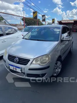 Volkswagen POLO SEDAN 1.6 MI Comfortline 8V 4 portas