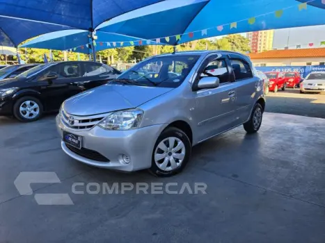 Toyota ETIOS HATCH - 1.3 XS 16V 4P MANUAL 4 portas