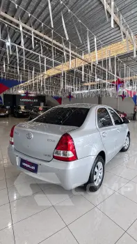 ETIOS SEDAN - 1.5 XS