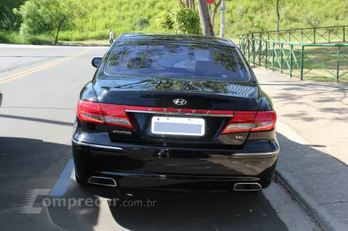 AZERA 3.3 MPFI GLS Sedan V6 24V