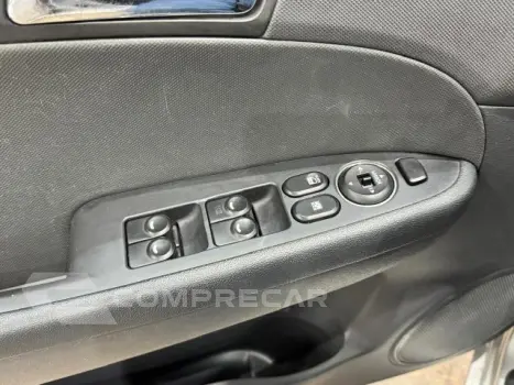 I30 - 2.0 MPFI GLS 16V 4P MANUAL