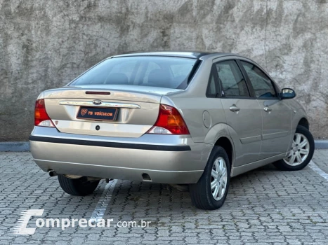 FOCUS 2.0 GHIA SEDAN 16V GASOLINA 4P MANUAL