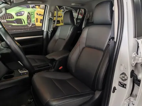 HILUX 2.8 D-4D TURBO DIESEL CD SRX 4X4 AUTOMÁTICO