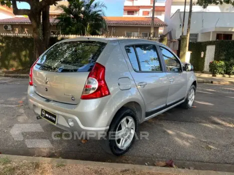 SANDERO - 1.6 PRIVILÉGE 8V 4P MANUAL