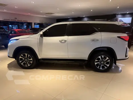 HILUX SW4 2.8 D-4d Turbo SRX Platinum 7L 4X4