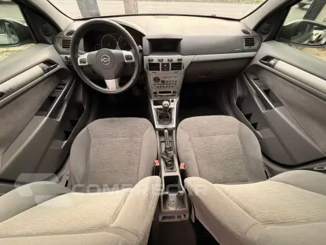 VECTRA 2.0 MPFI ELEGANCE 8V 140CV FLEX 4P MANUAL