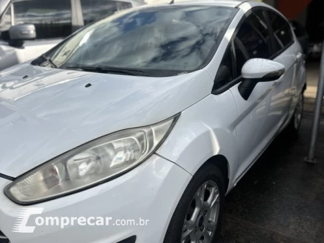 FORD FIESTA HATCH - 1.6 SE HATCH 16V 4P POWERSHIFT 4 portas