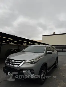 HILUX SW4 2.8 D-4d Turbo SRX 7L 4X4