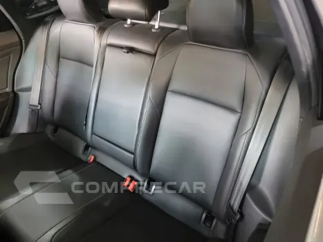 JETTA R-Line 250 TSI 1.4 Flex 16V Aut.