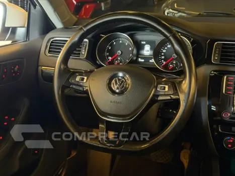 JETTA 2.0 TSI HIGHLINE 211CV GASOLINA 4P TIPTRONIC