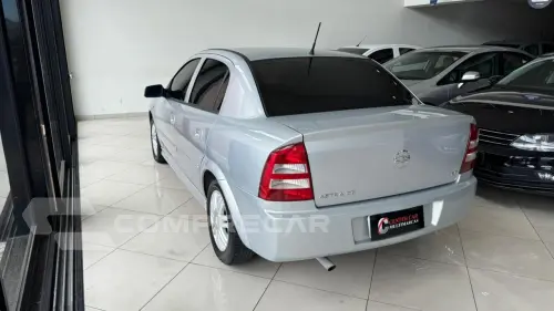 ASTRA 2.0 MPFI CD Sedan 8V
