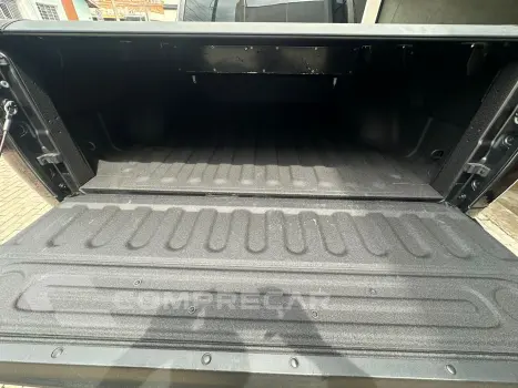 1500 5.7 V8 Limited Night Edition CD 4X4