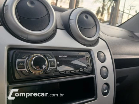 FIESTA SEDAN - 1.6 SE SEDAN 16V 4P MANUAL