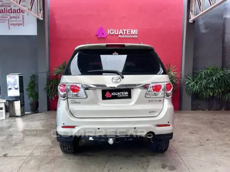 HILUX SW4 3.0 SRV 4X4 7 LUGARES 16V TURBO INTERCOOLER DIESEL