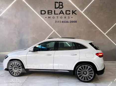 Mercedes-Benz GLA AMG LINE 4 portas