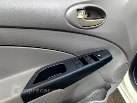 ETIOS 1.3 XS 16V FLEX 4P MANUAL