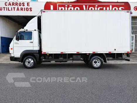 Volkswagen Delivery 8.160 + Baú Facchini 2 portas
