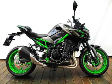 KAWASAKI Z900