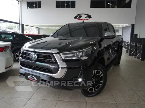 Toyota HILUX 2.8 D-4D TURBO DIESEL CD SRX 4X4 AUTOMÁTICO 4 portas